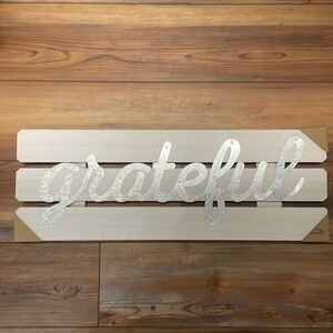 “ Grateful” Wall Decor